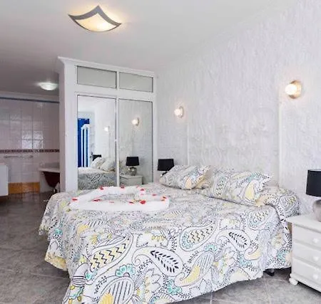 La - Sara Vacation Апартаменты